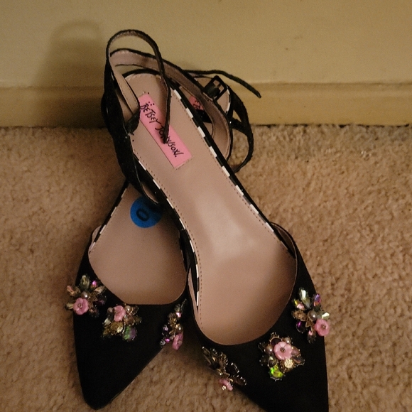 Betsey Johnson Black Heels with Floral Accents - Picture 1 of 2